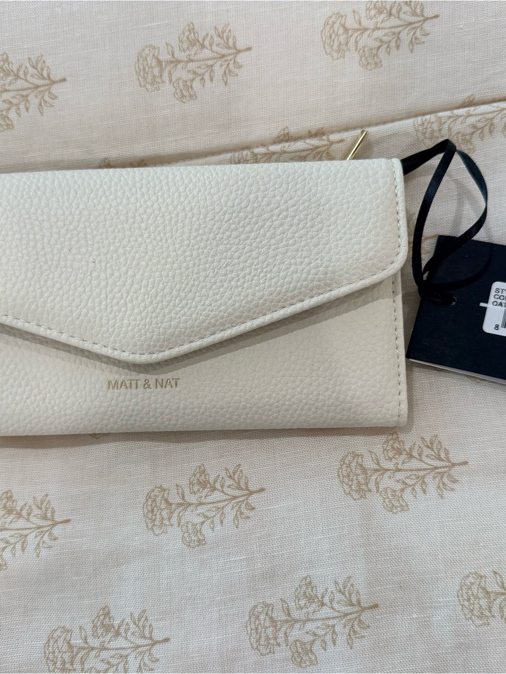 Matt & Nat Pebbled Cream Envelope Wristlet Clutch